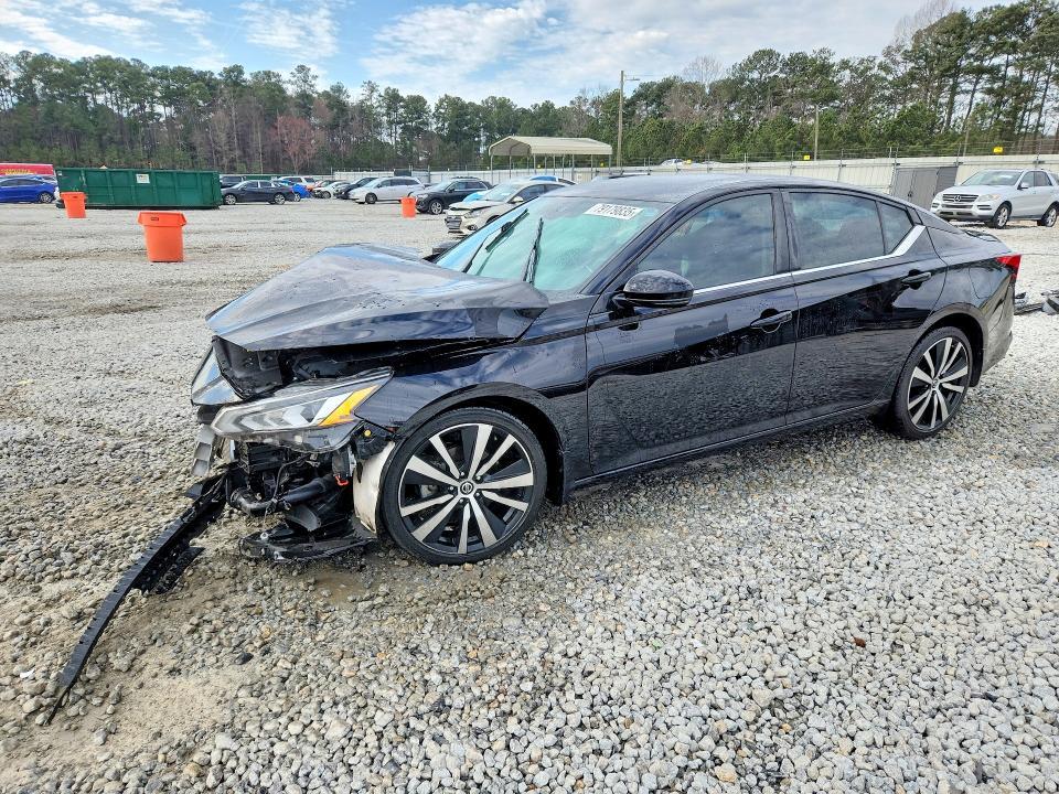 2022 Nissan Altima 2.0 sr