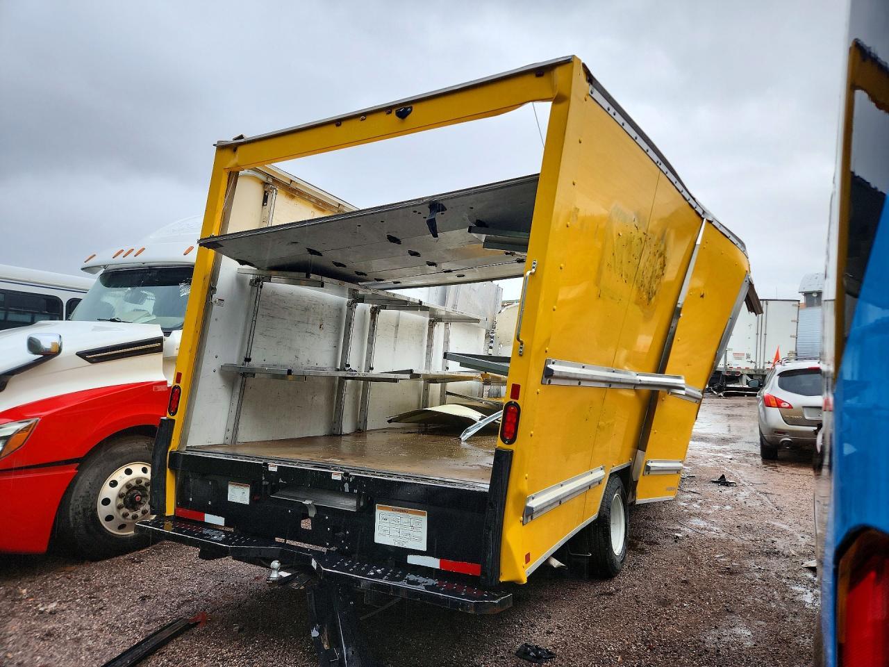 2023 GMC Savana BOX Truck