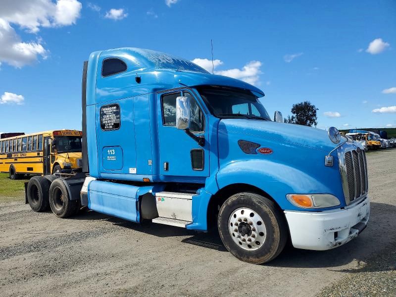 2010 Peterbilt Tractor 2010 Peterbilt 387 Semi Truck