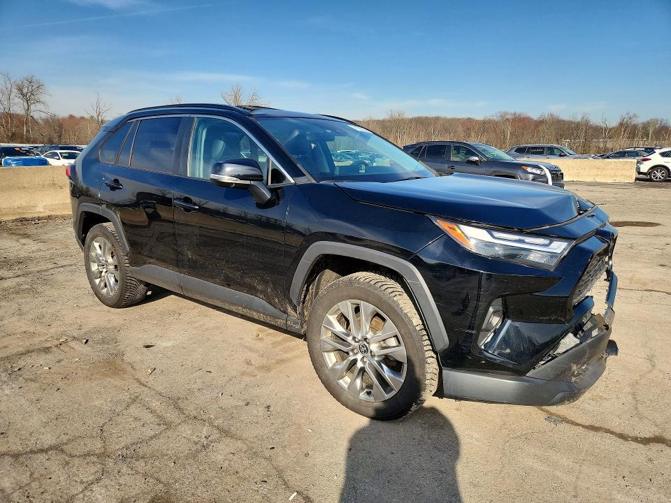 2022 Toyota Rav4 xle Premium