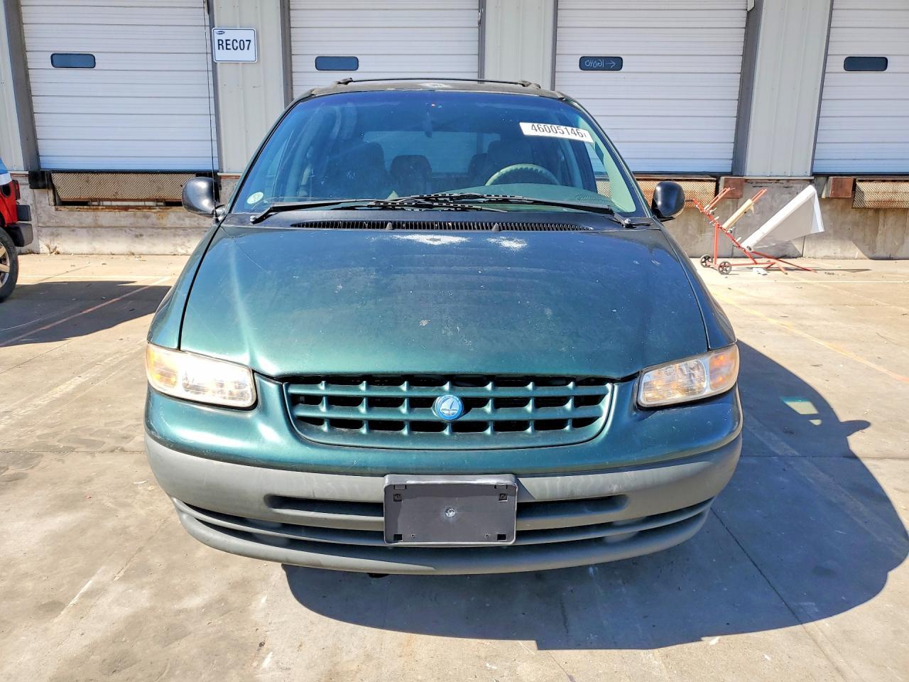 1997 Plymouth Voyager se