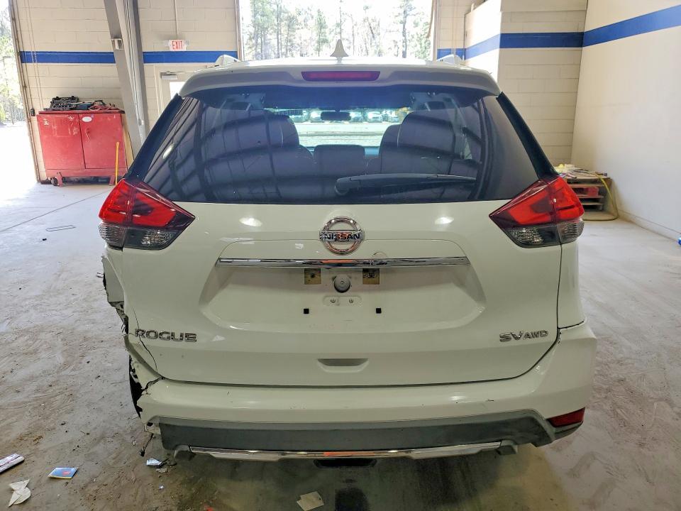 2017 Nissan Rogue sv