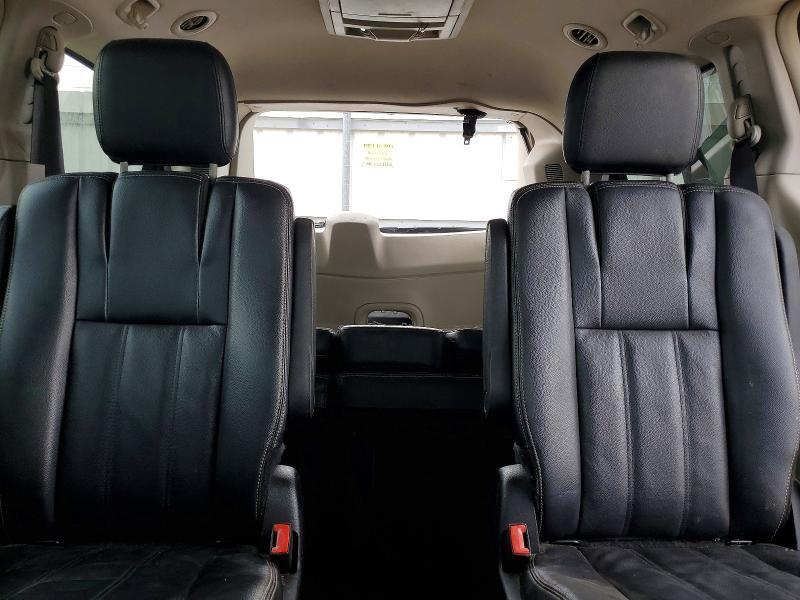 2014 Chrysler Town & Country Touring