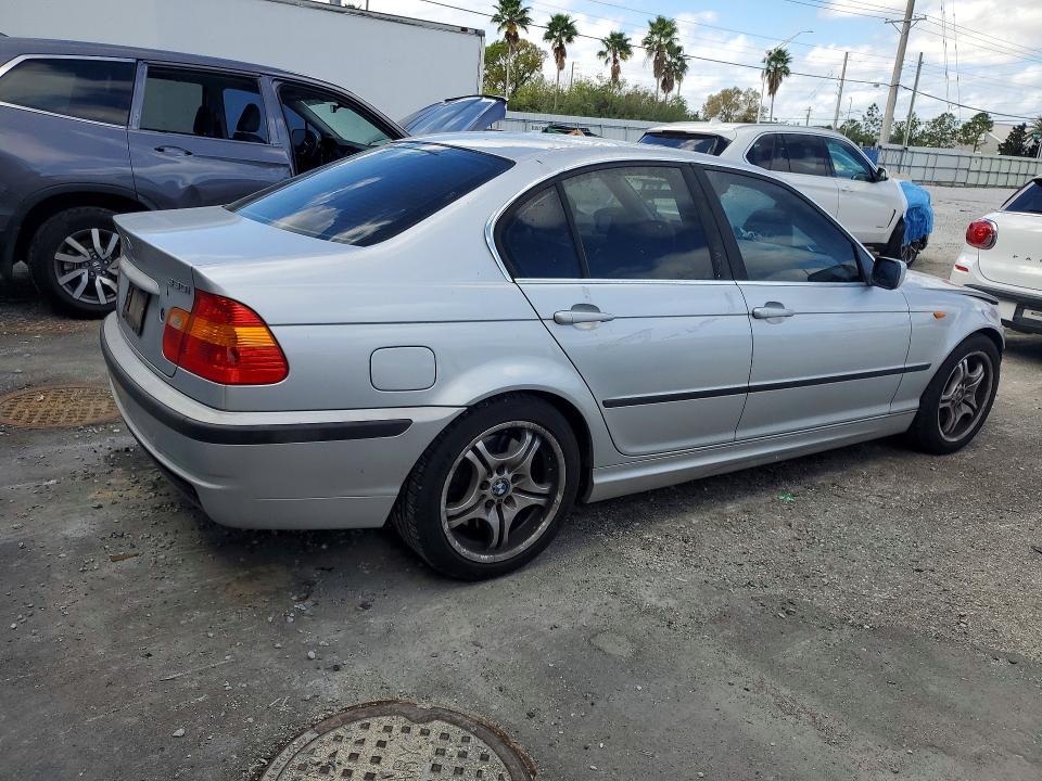 2003 BMW 330 i
