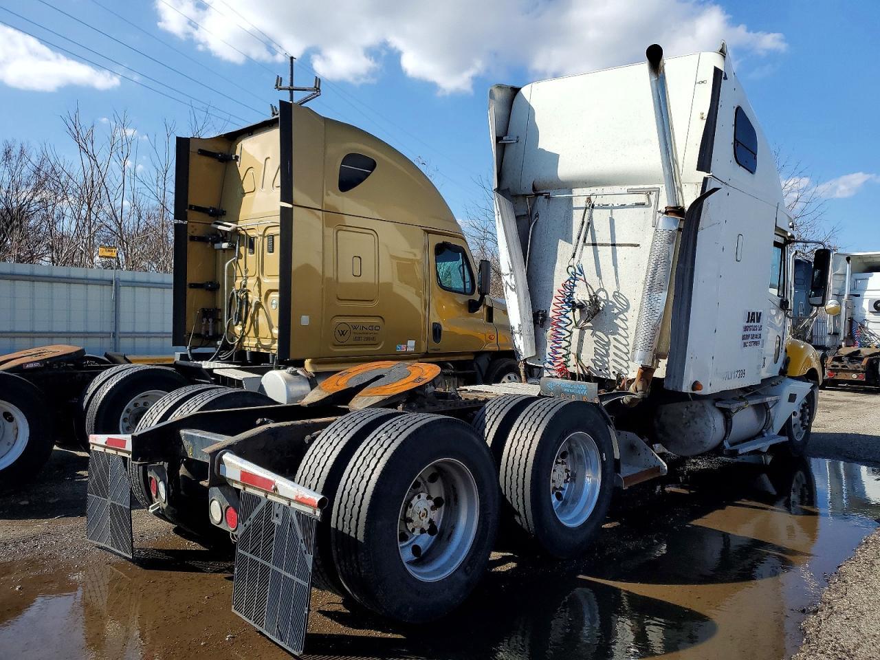 2007 Freigliner 2007 Freightliner Columbia 120 Semi Truck