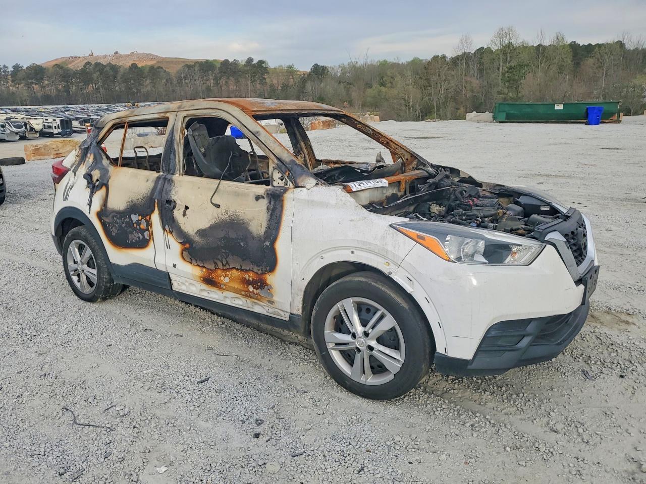 2020 Nissan Kicks s