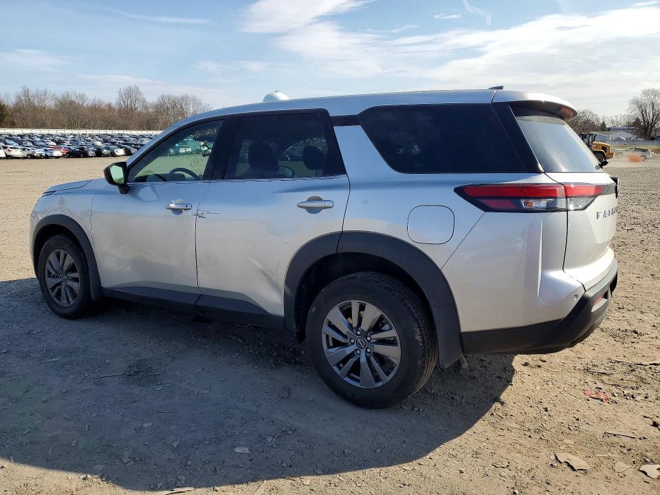 2024 Nissan Pathfinder s