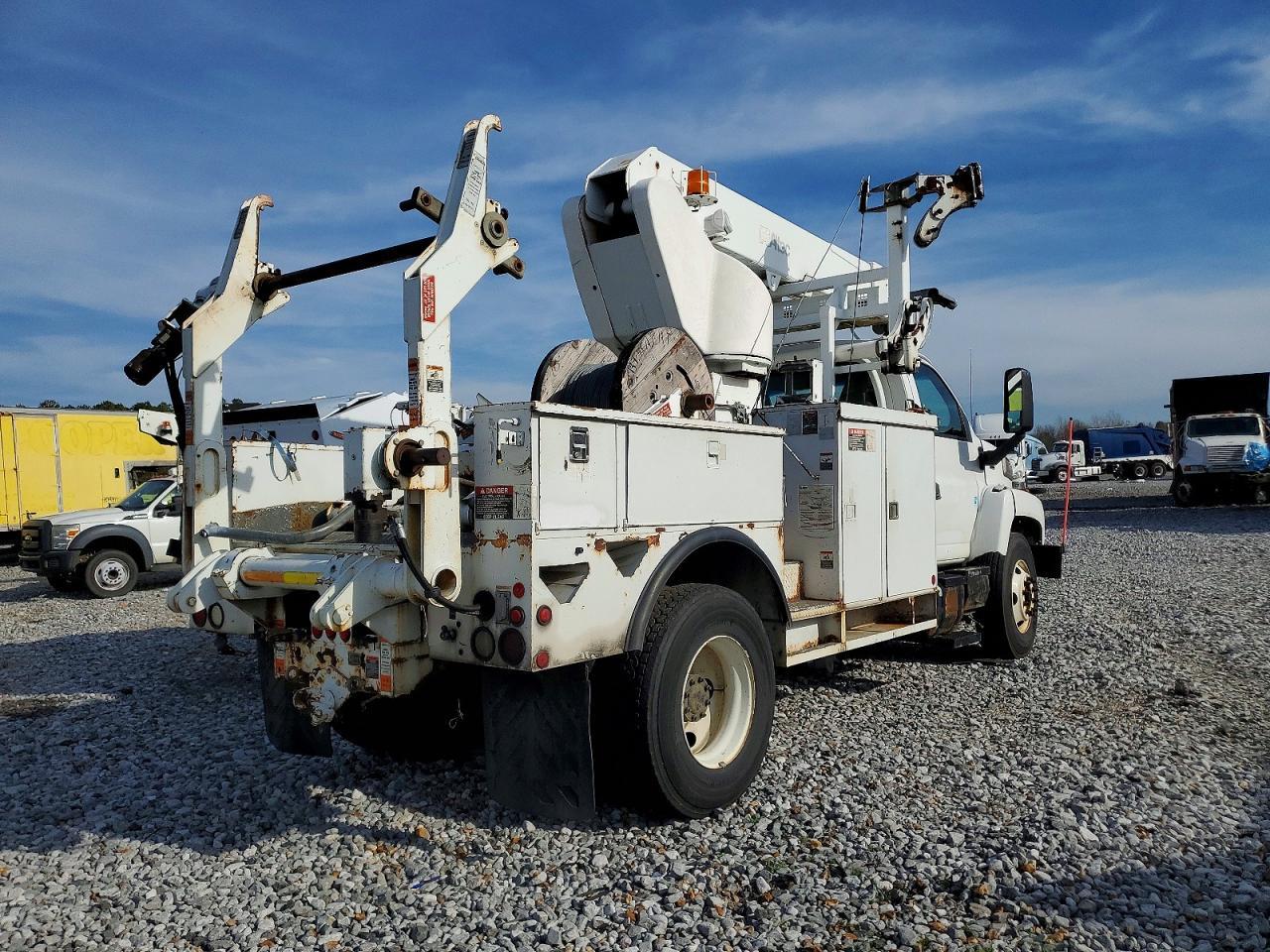 2007 Chev Rolet C7000 Cable Placer Bucket Truck