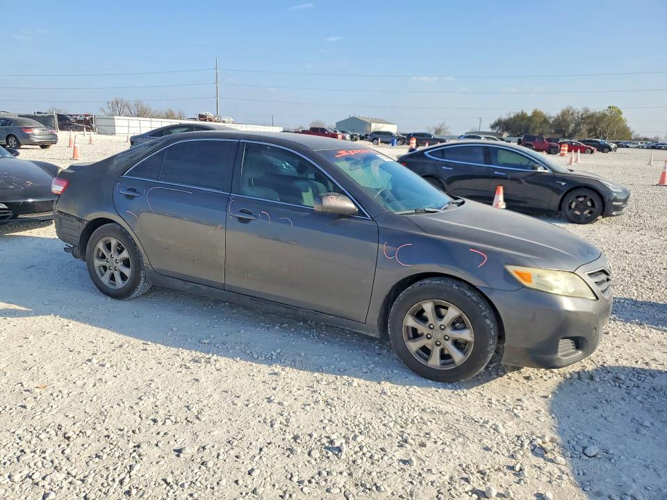 2010 Toyota Camry le