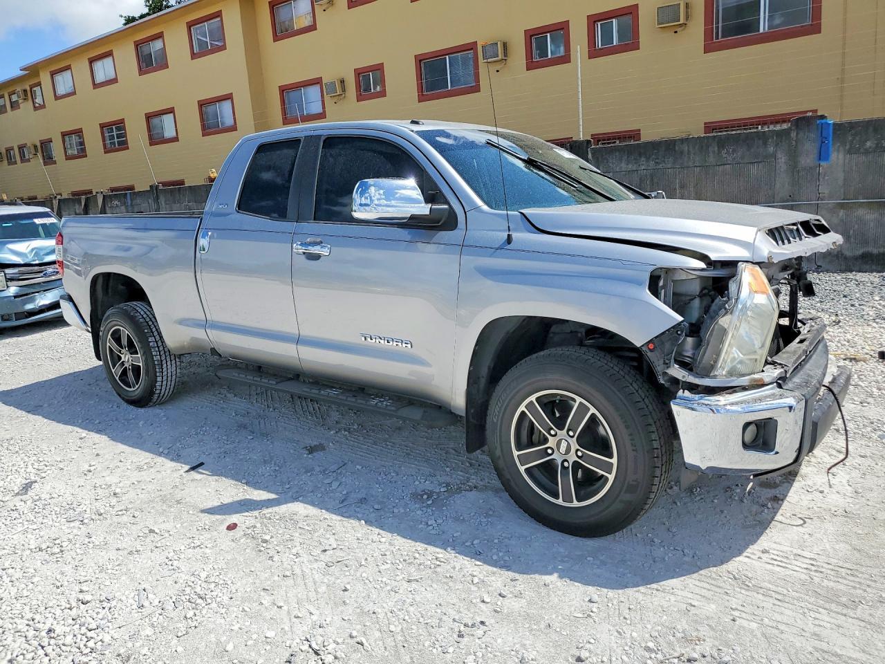 2017 Toyota Tundra SR5