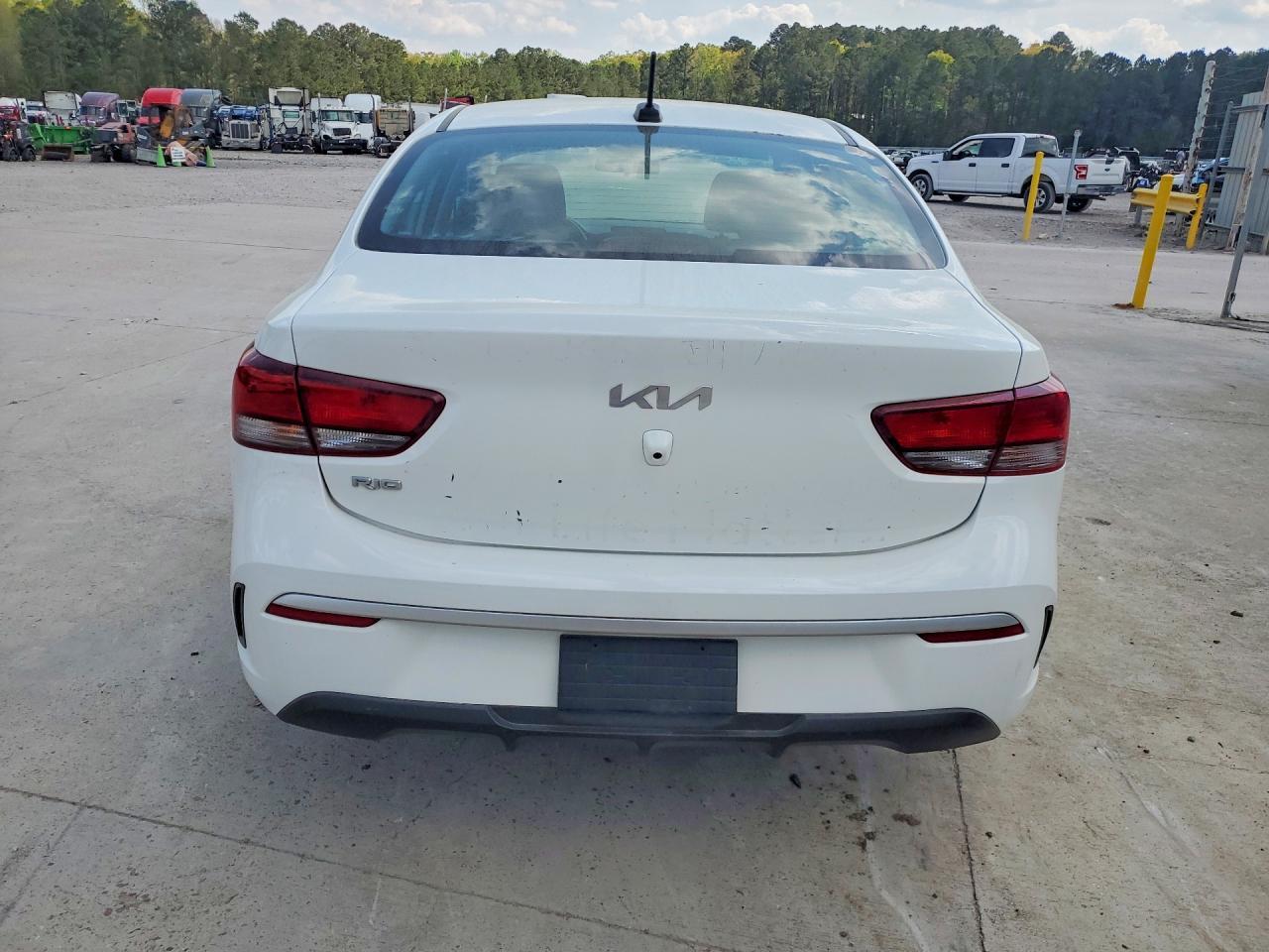 2022 KIA Rio s