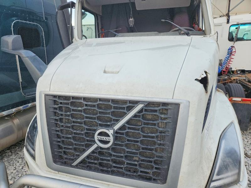 2025 Volvo Vnr Semi Truck