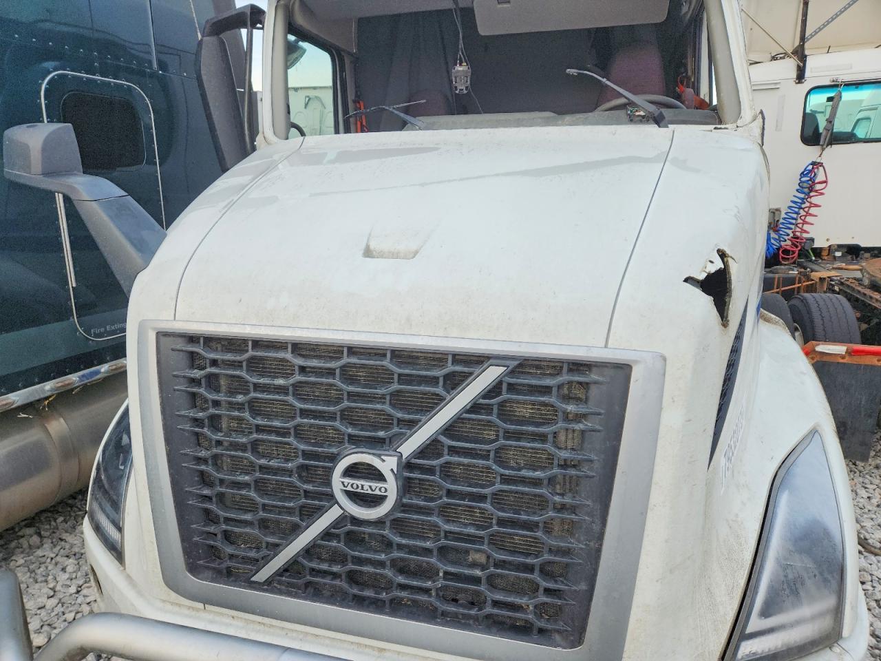 2025 Volvo VNR Semi Truck