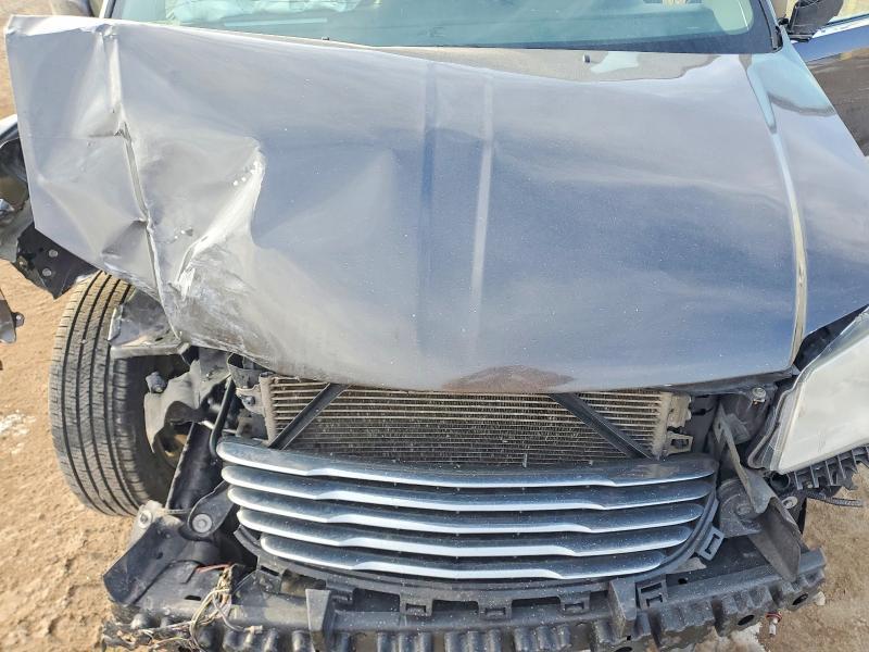 2016 Chrysler Town & Country Touring