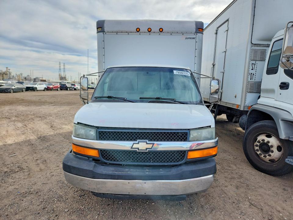 2004 Chevrolet Express BOX Truck