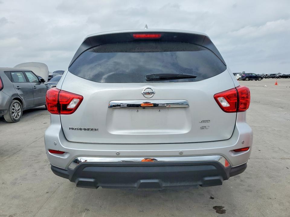 2019 Nissan Pathfinder sv