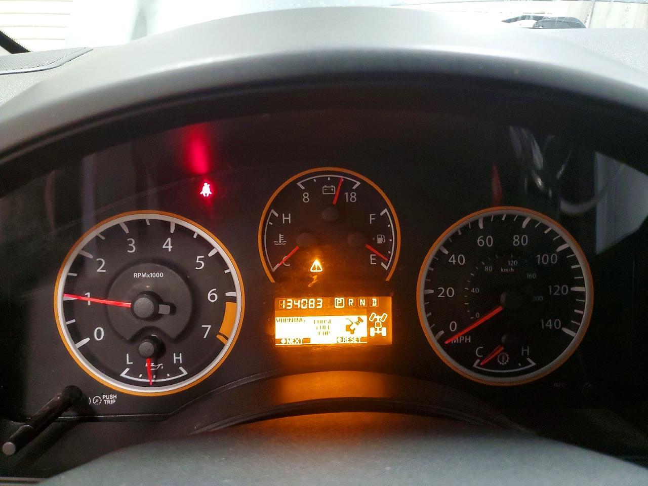 2014 Nissan Titan SV