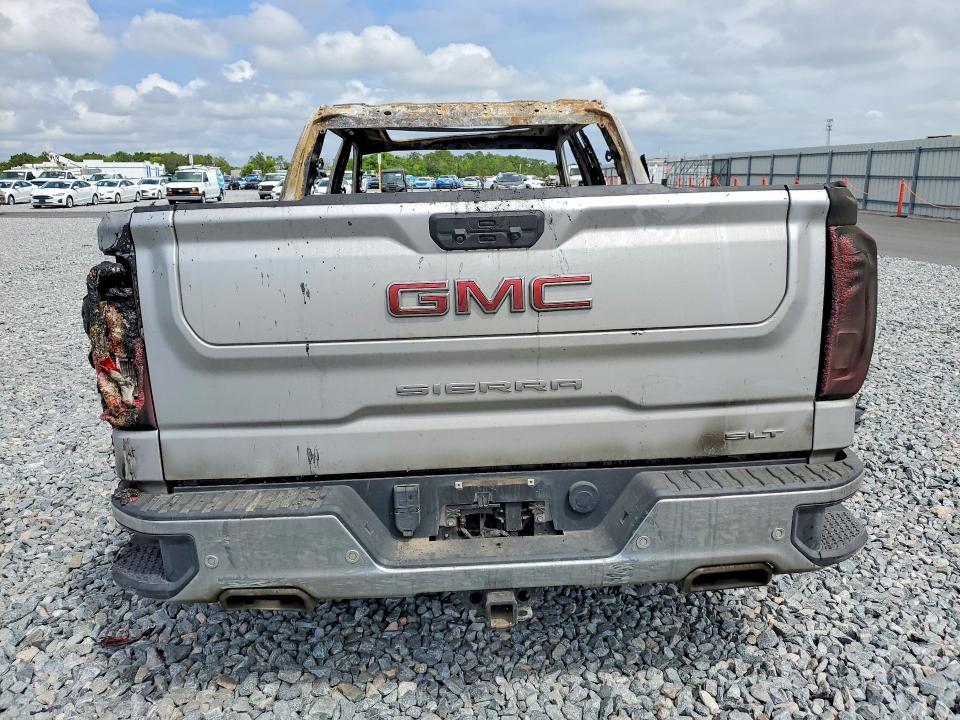 2022 GMC Sierra K1500 SLT