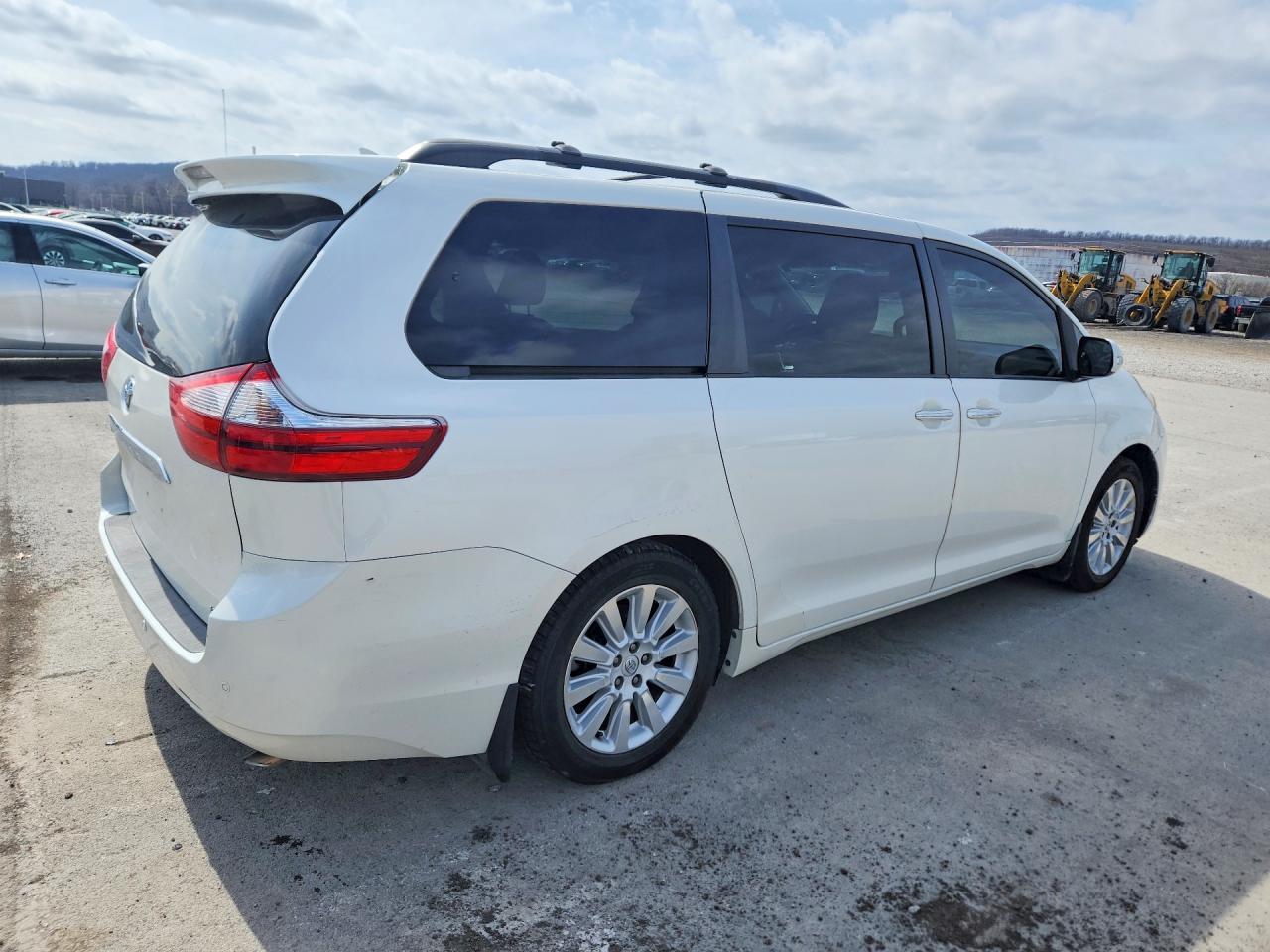 2015 Toyota Sienna Limited Premium 7-passenger