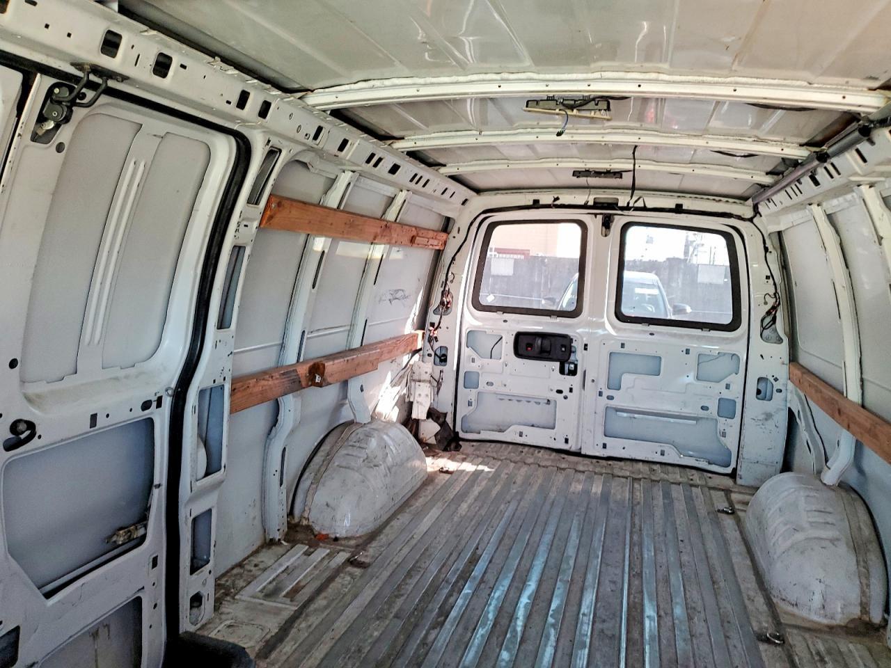 2016 Chev Express G2500