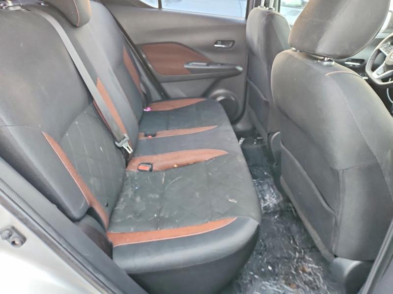 2018 Nissan Kicks sr