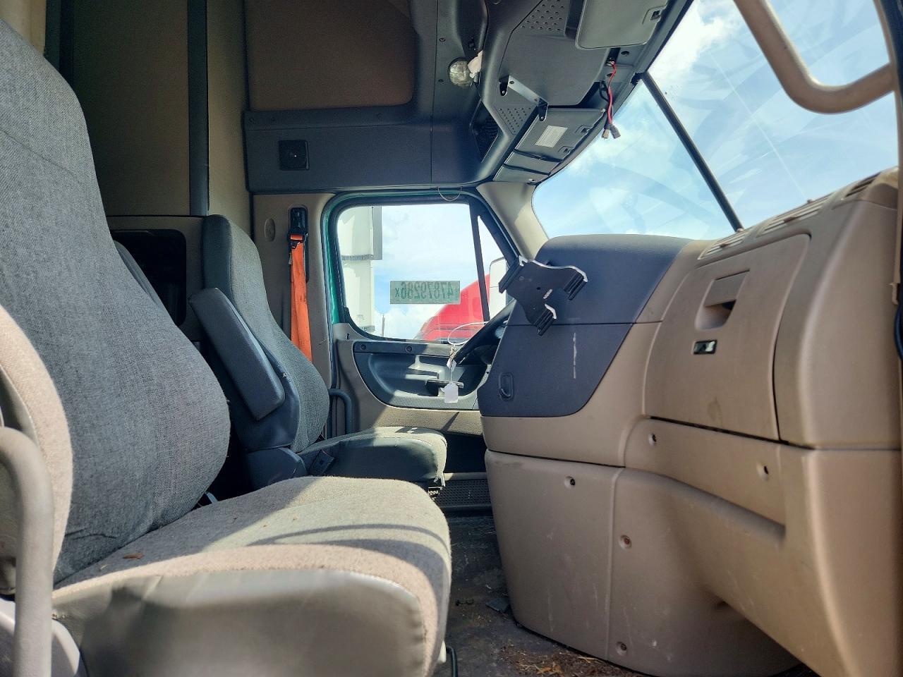 2017 Freightliner Cascadia 125