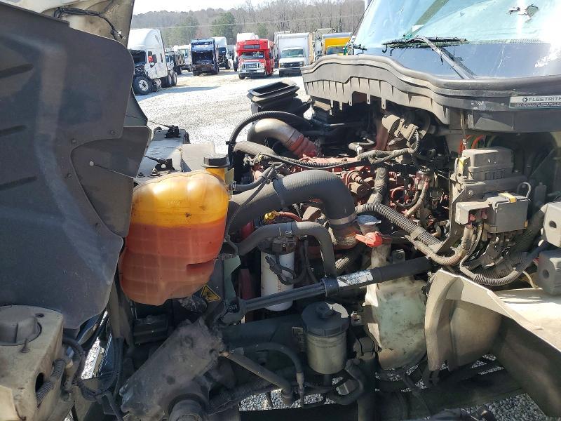 2022 International MV607 BOX Truck