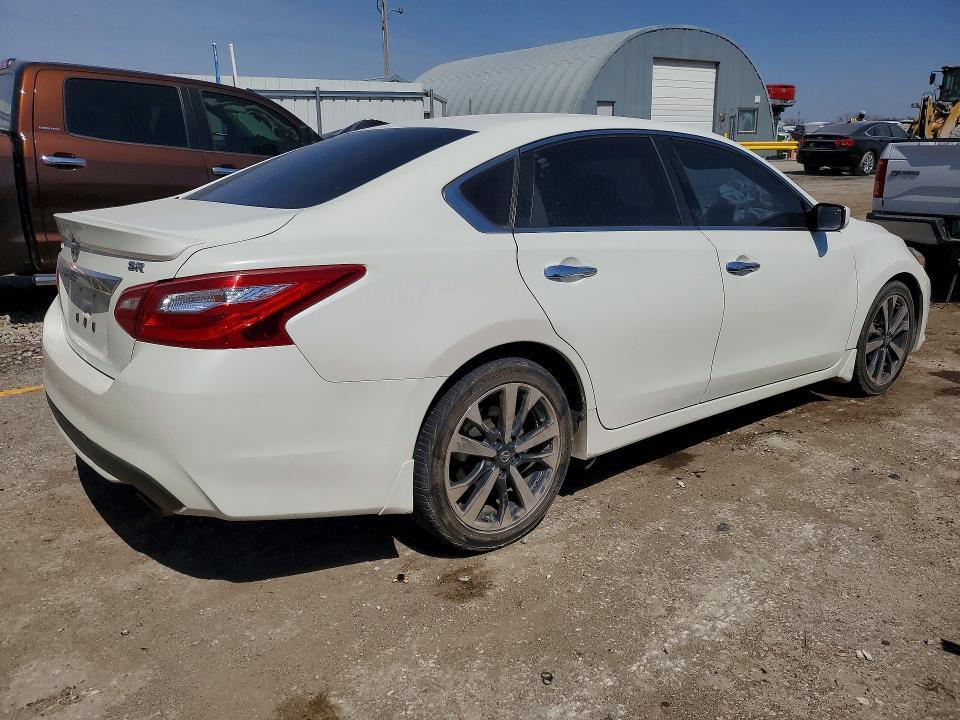 2016 Nissan Altima 2.5 sr
