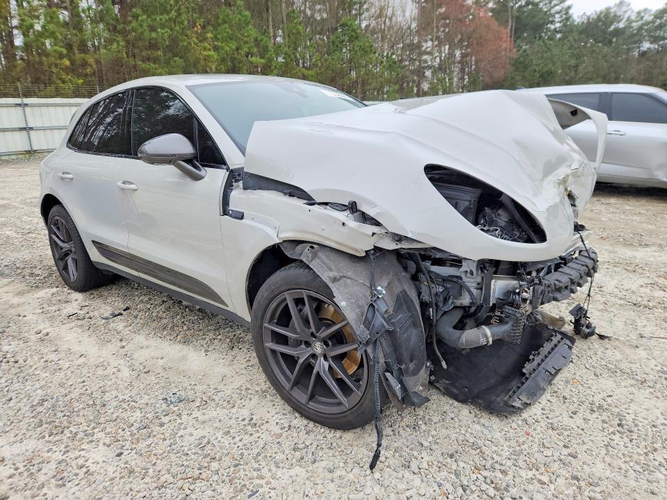 2023 Porsche Macan Base