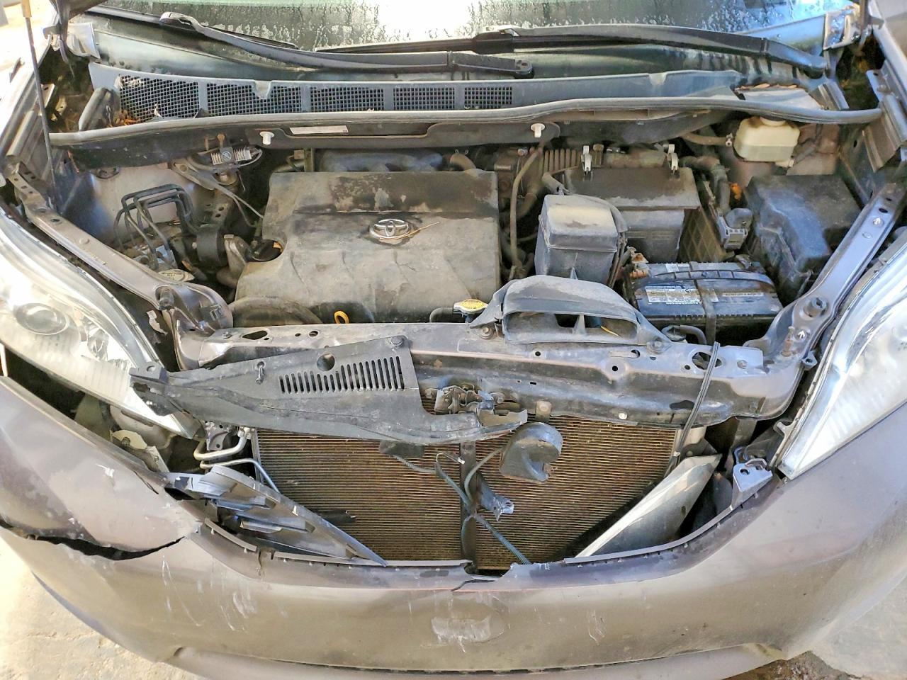 2011 Toyota Sienna le 7-passenger