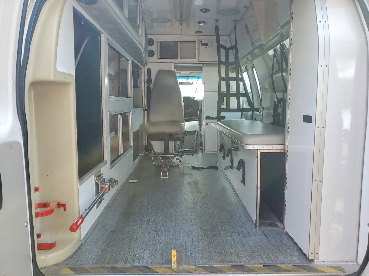 2012 Ford E350 Ambulance