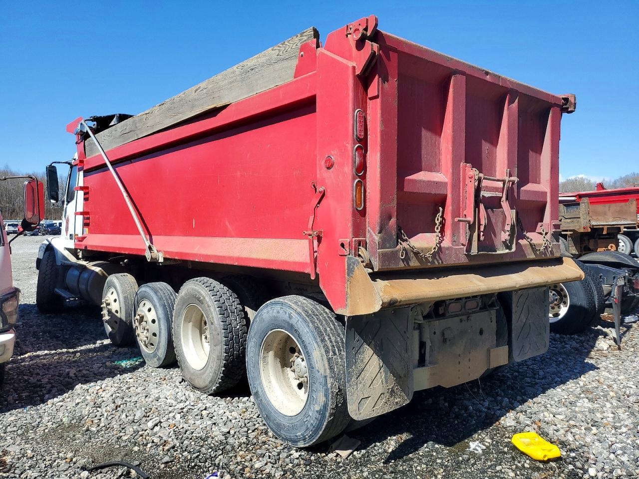 2005 Volvo VHD Dump Truck