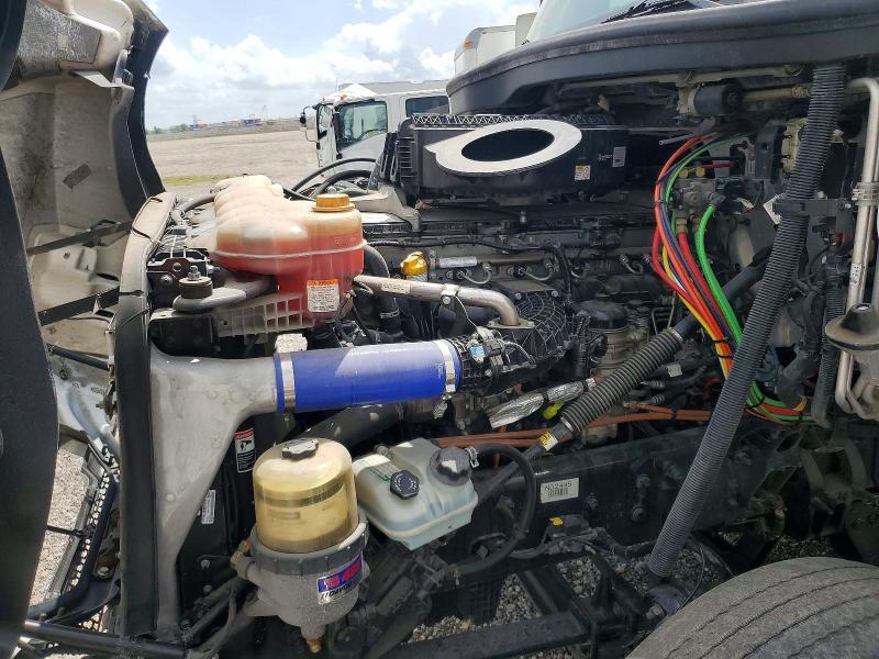 2022 Freigliner 2022 Freightliner Cascadia 126 Semi Truck