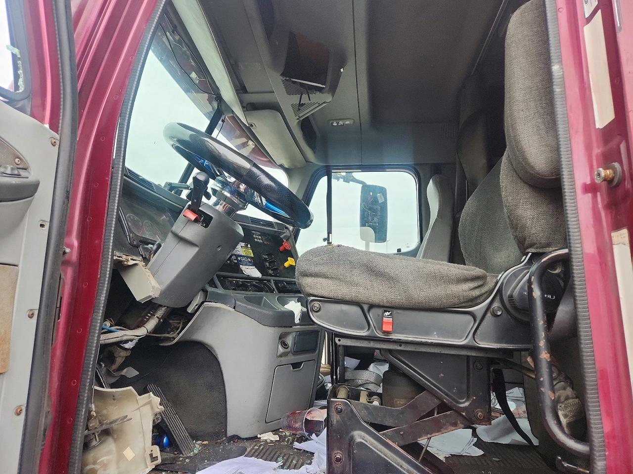 2006 Freightliner Columbia 112