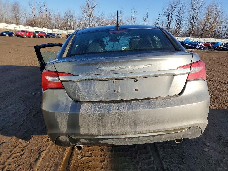 2013 Chrysler 200 Limited