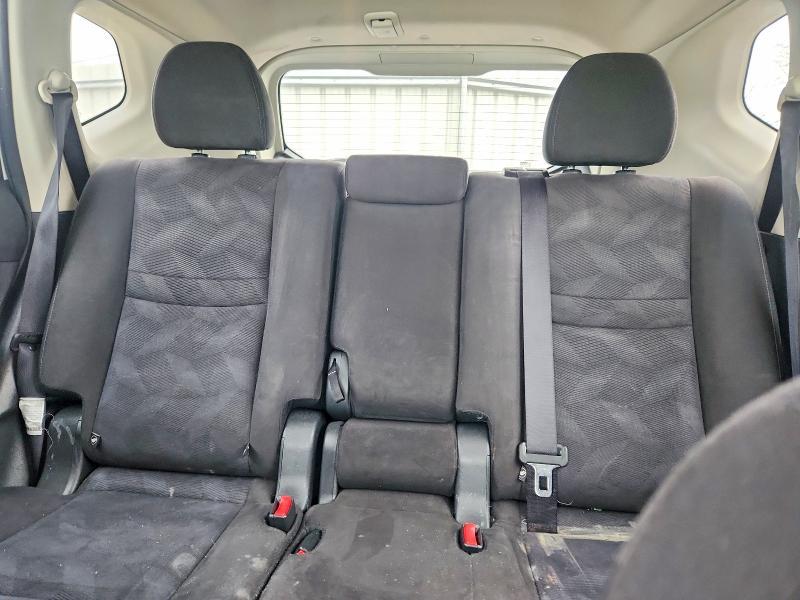 2015 Nissan Rogue sv