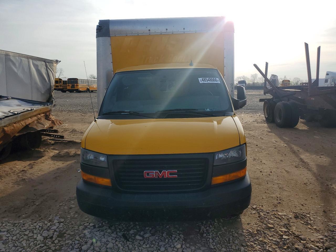 2023 GMC Savana CUT-BOX Truck