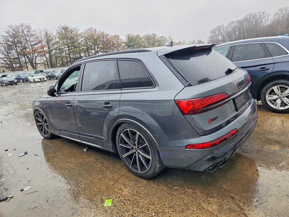 2022 Audi SQ7 Premium Plus