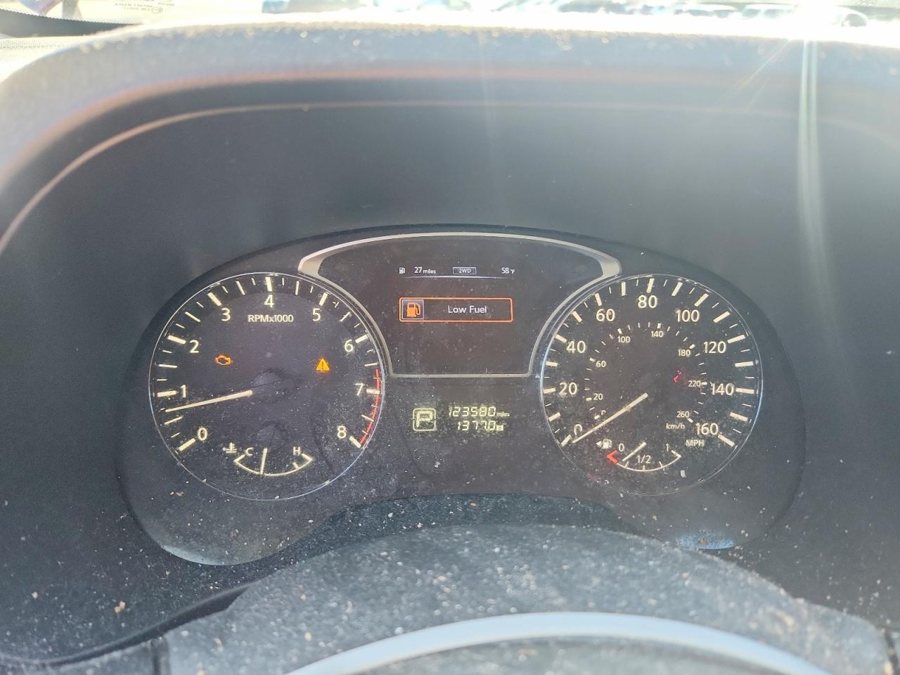 2014 Nissan Pathfinder sv