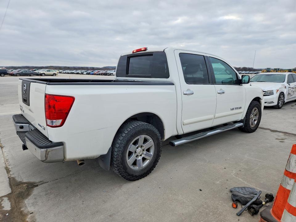 2012 Nissan Titan SV