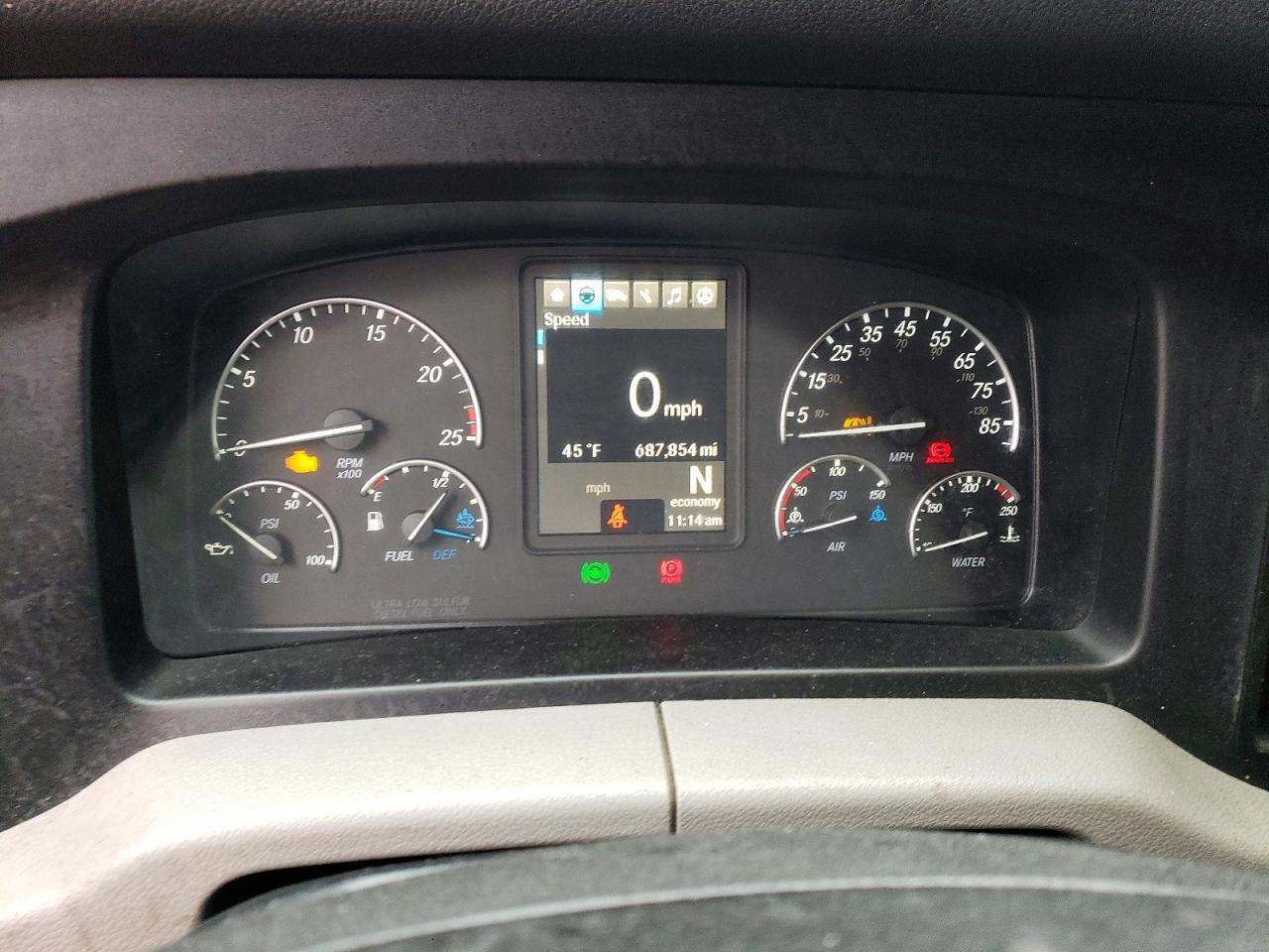 2020 Freigliner 2020 Freightliner Cascadia 126 Semi Truck