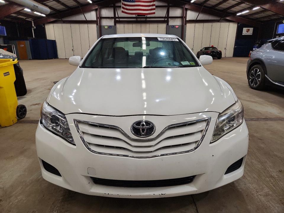 2011 Toyota Camry le
