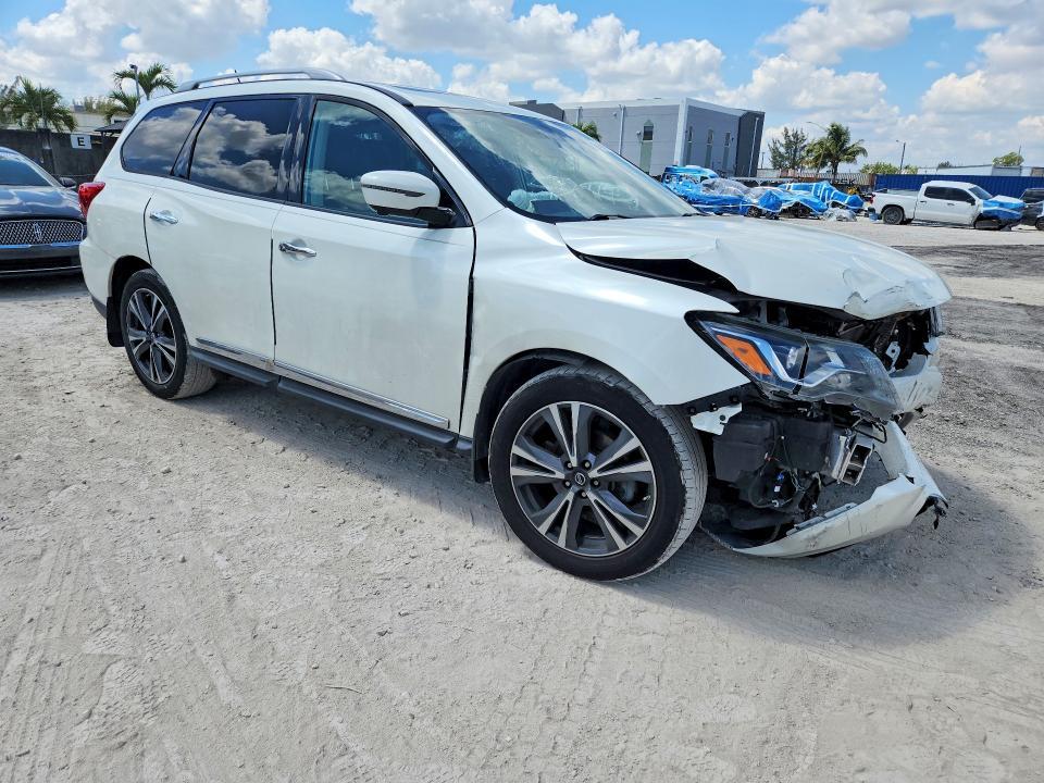 2018 Nissan Pathfinder Platinum