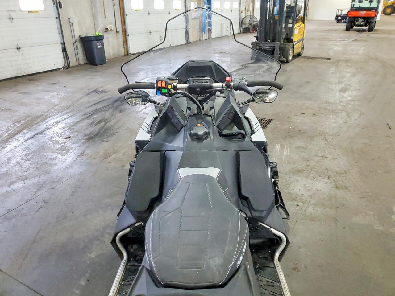 2016 POL A 800 Rush PRO-S