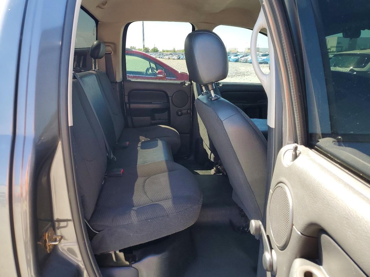 2004 Dodge RAM 1500 ST