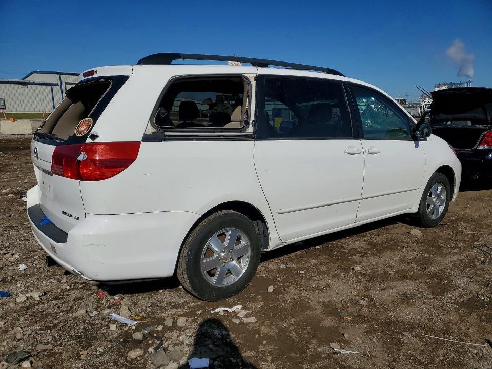 2004 Toyota Sienna le 8 Passenger