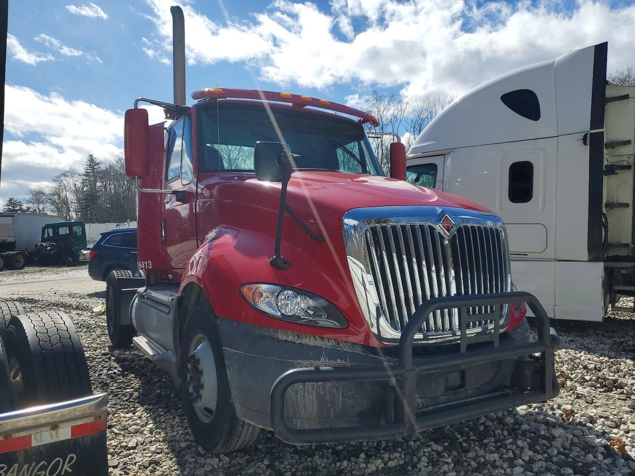 2016 International PROSTAR+122 4X2 Semi Truck