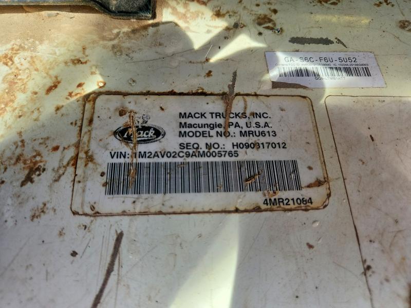 2010 Mack MRU613 Refuse Truck