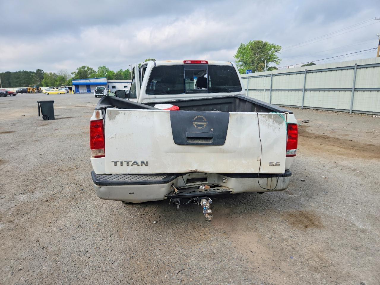 2004 Nissan Titan XE