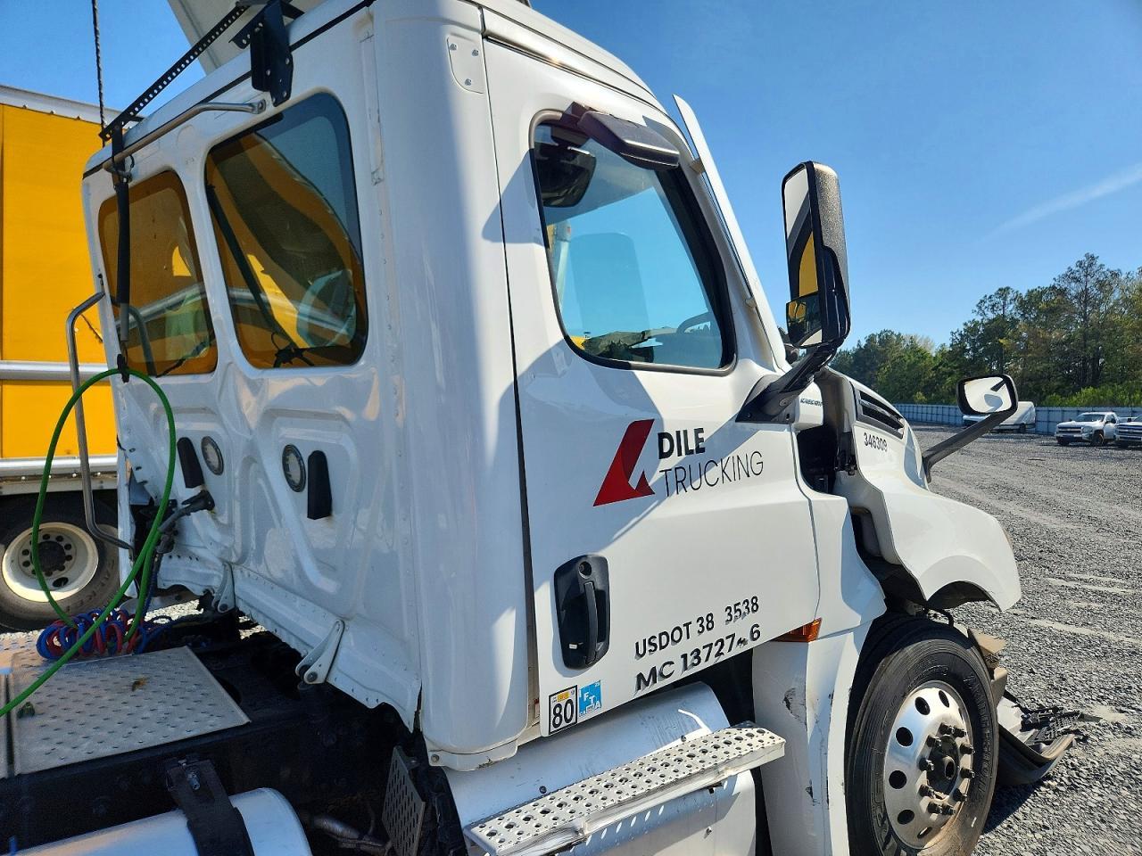 2024 Freigliner 2024 Freightliner Cascadia 126 Semi Truck